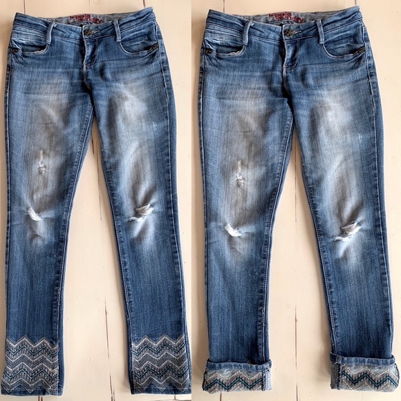 Hippie Laundry Vanilla Star Embroidered Hem Distressed Straight Leg Jeans - Picture 1 of 14